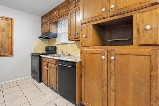 $1,325 | 1206 Joslin Street, Cleburne, TX 76033