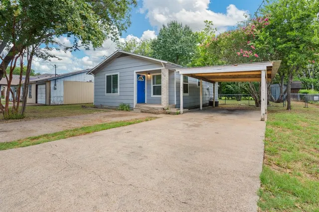 $1,325 | 1206 Joslin Street, Cleburne, TX 76033