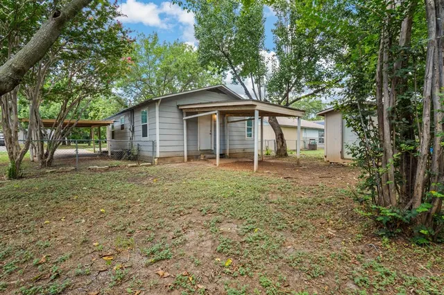 $1,325 | 1206 Joslin Street, Cleburne, TX 76033