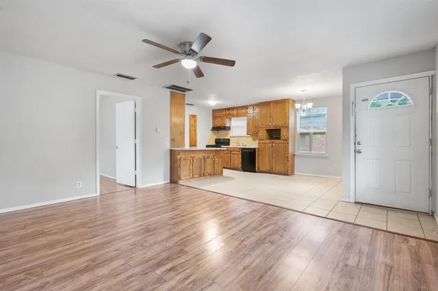 $1,325 | 1206 Joslin Street, Cleburne, TX 76033