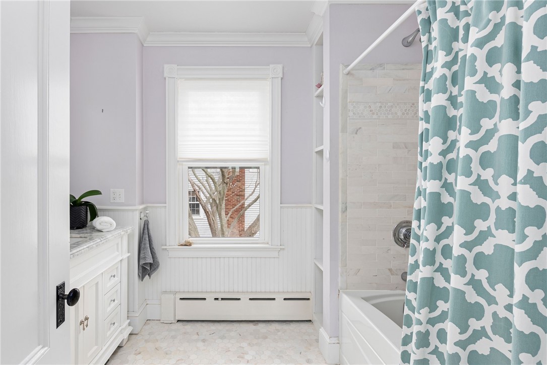 8 Champlin Street Newport, RI 02840 - Photo 15 of 28