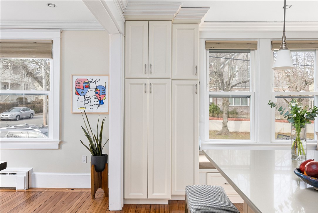 8 Champlin Street Newport, RI 02840 - Photo 3 of 28