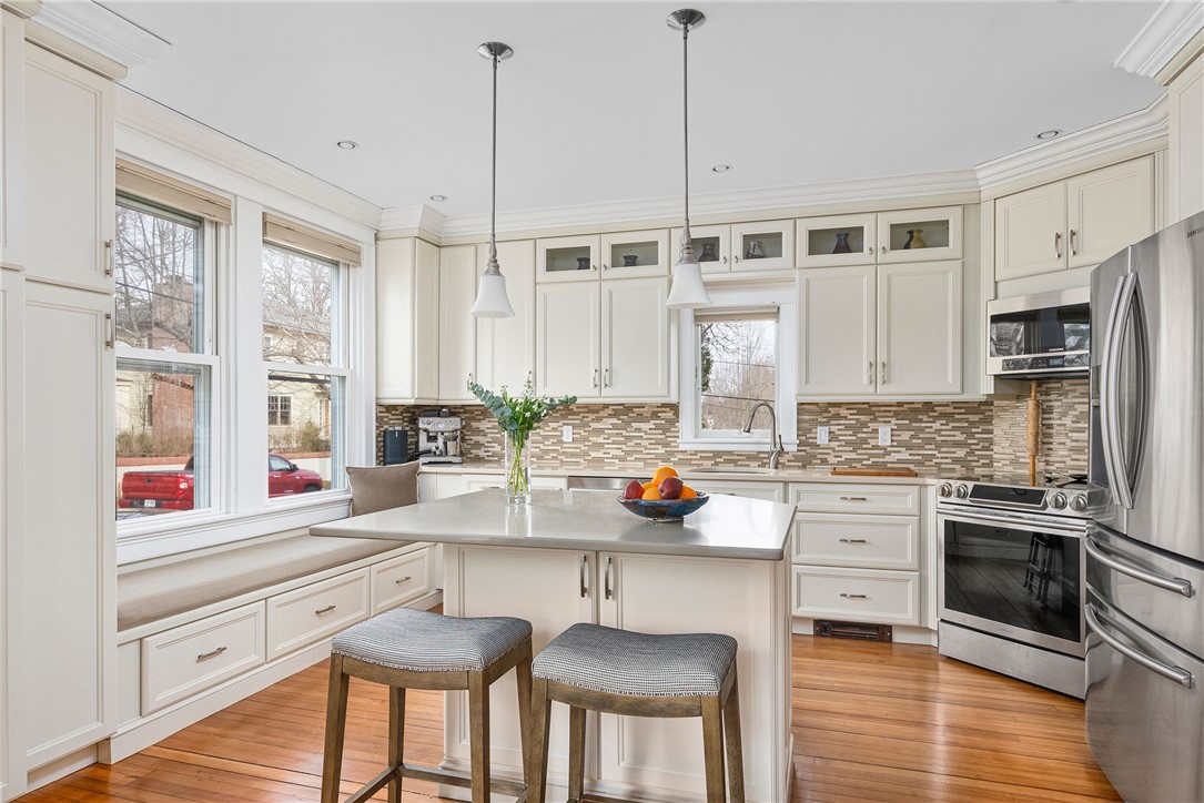 8 Champlin Street Newport, RI 02840 - Photo 4 of 28