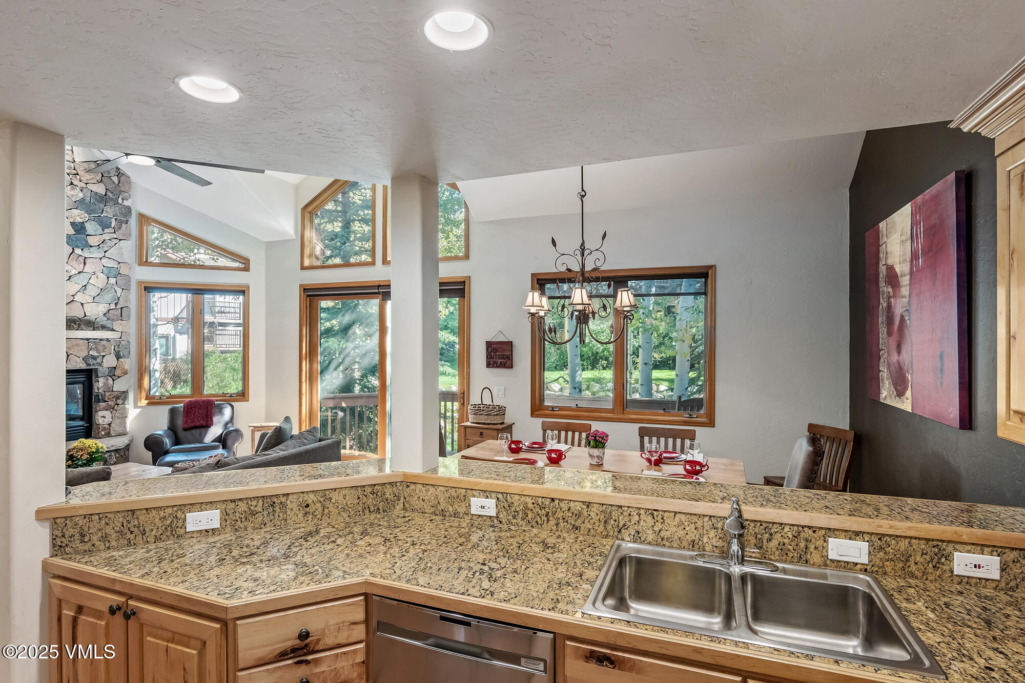 1890 Lions Ridge Loop, Unit 11 Vail, CO 81657 - Photo 15 of 46 Kitchen
