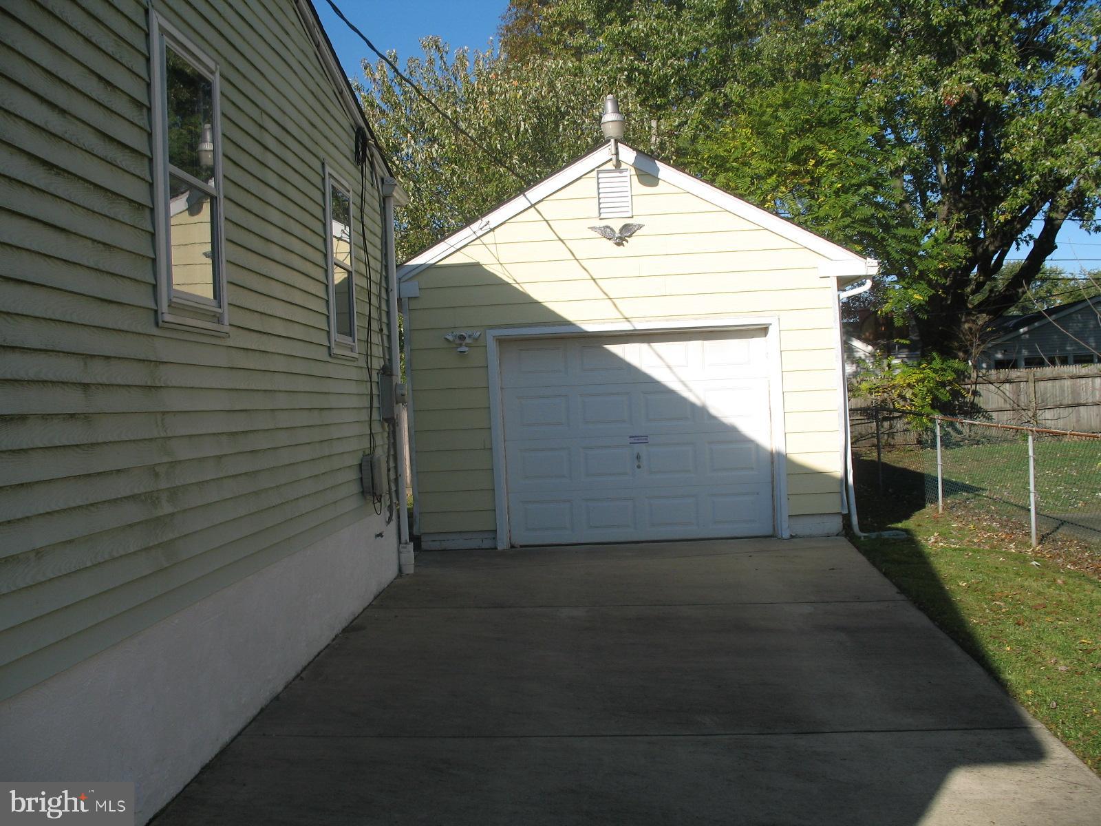 402 South Brownleaf Road Newark, DE 19713 - Photo 4 of 41