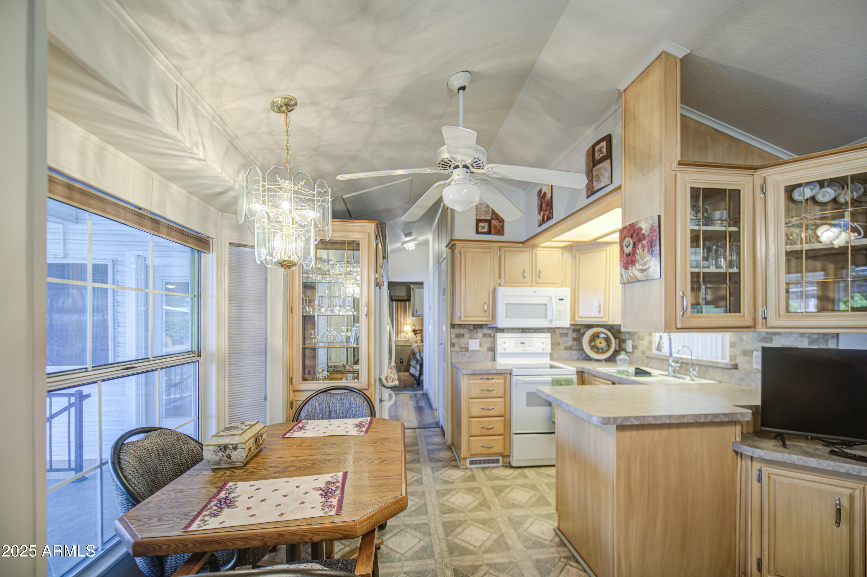 111 South Greenfield Road, Unit 583 Mesa, AZ 85206 - Photo 8 of 24 Kitchen 2
