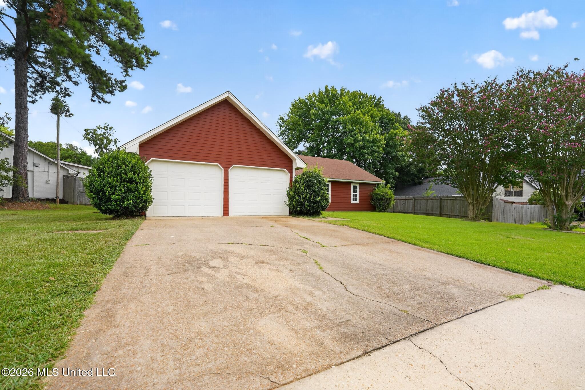 334 East Timber Ridge Court Ridgeland, MS 39157 - Photo 1 of 22 02_334_E_Timber_Ridge_Ct-Exterior-9890