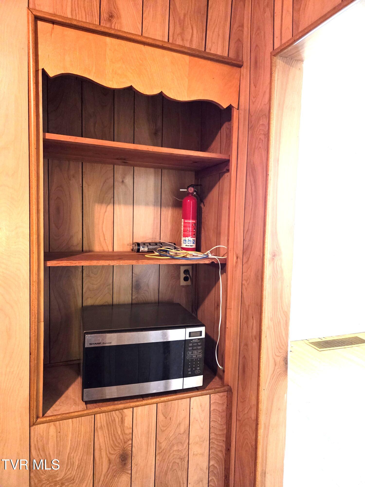 1401 Garden Road Elizabethton, TN 37643 - Photo 14 of 37 05 Kitchen 3