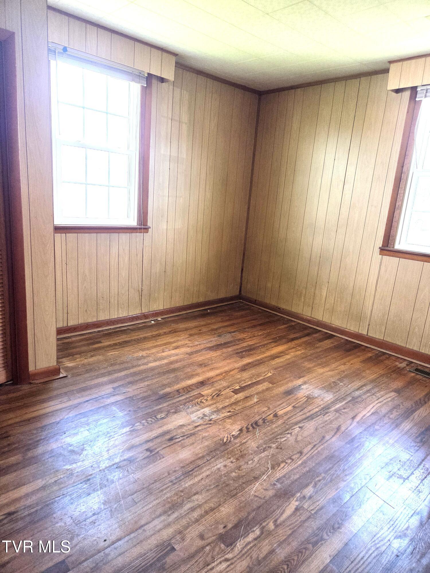 1401 Garden Road Elizabethton, TN 37643 - Photo 21 of 37 08 BR 2 1