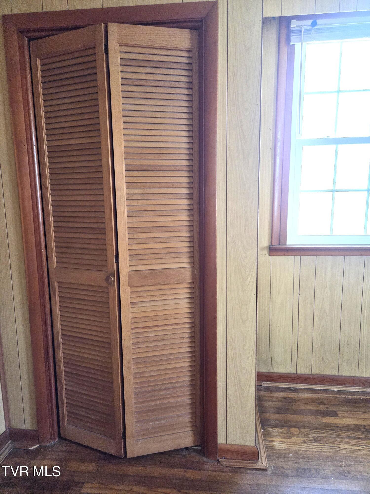 1401 Garden Road Elizabethton, TN 37643 - Photo 23 of 37 08 BR 2 3