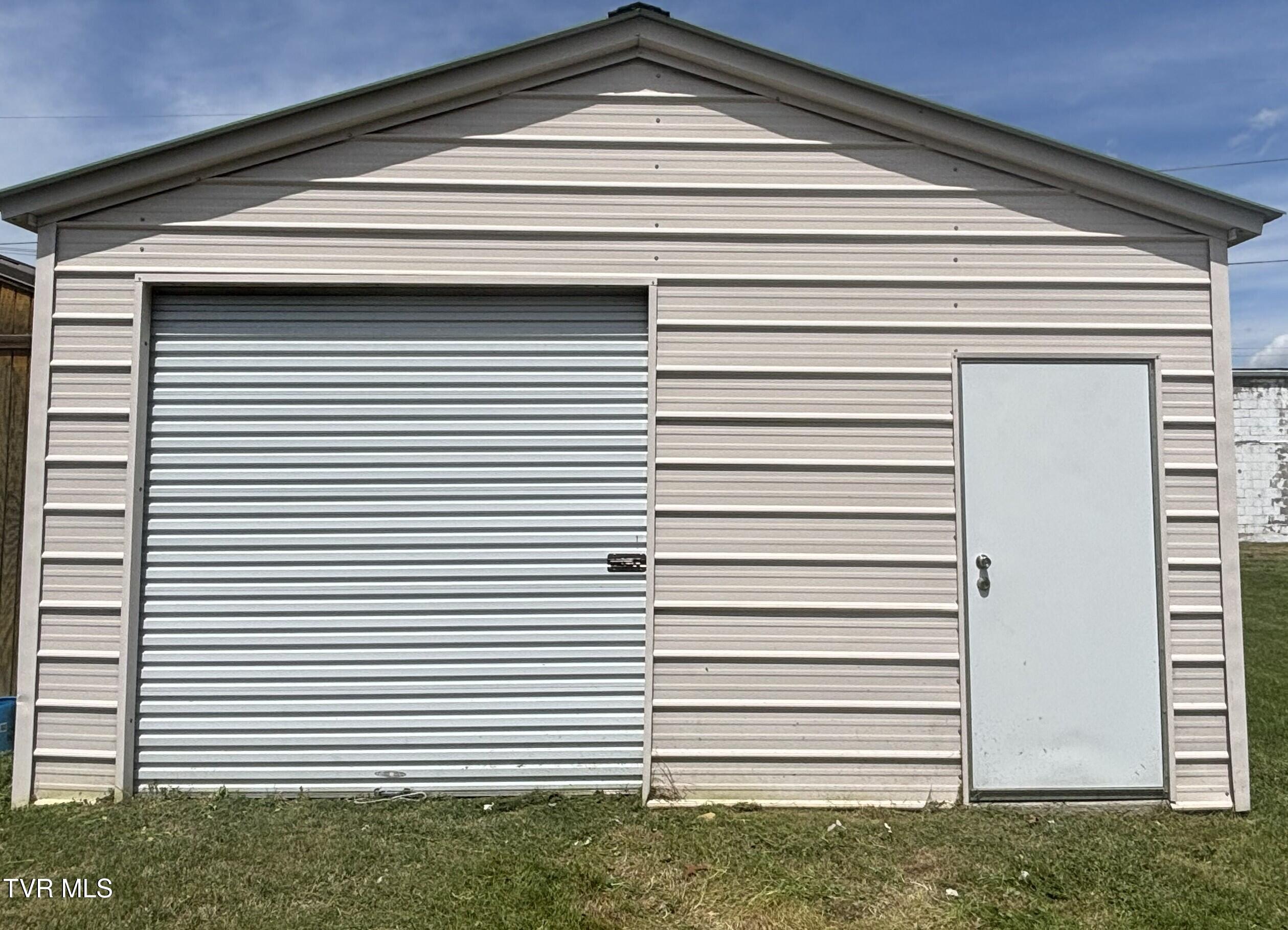 1401 Garden Road Elizabethton, TN 37643 - Photo 32 of 37 99 Garage Workshop Storage Building