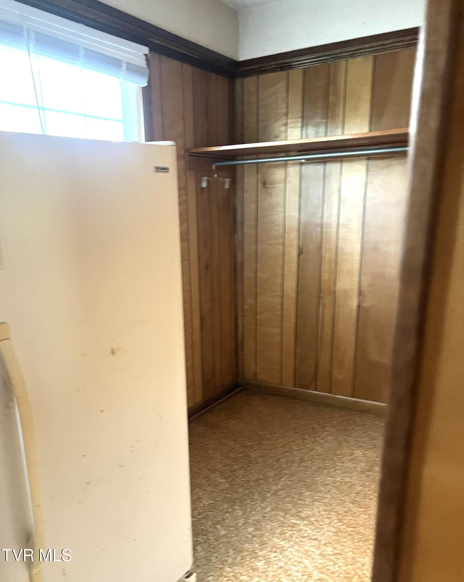 1401 Garden Road Elizabethton, TN 37643 - Photo 36 of 37 99 Side room freezer stays