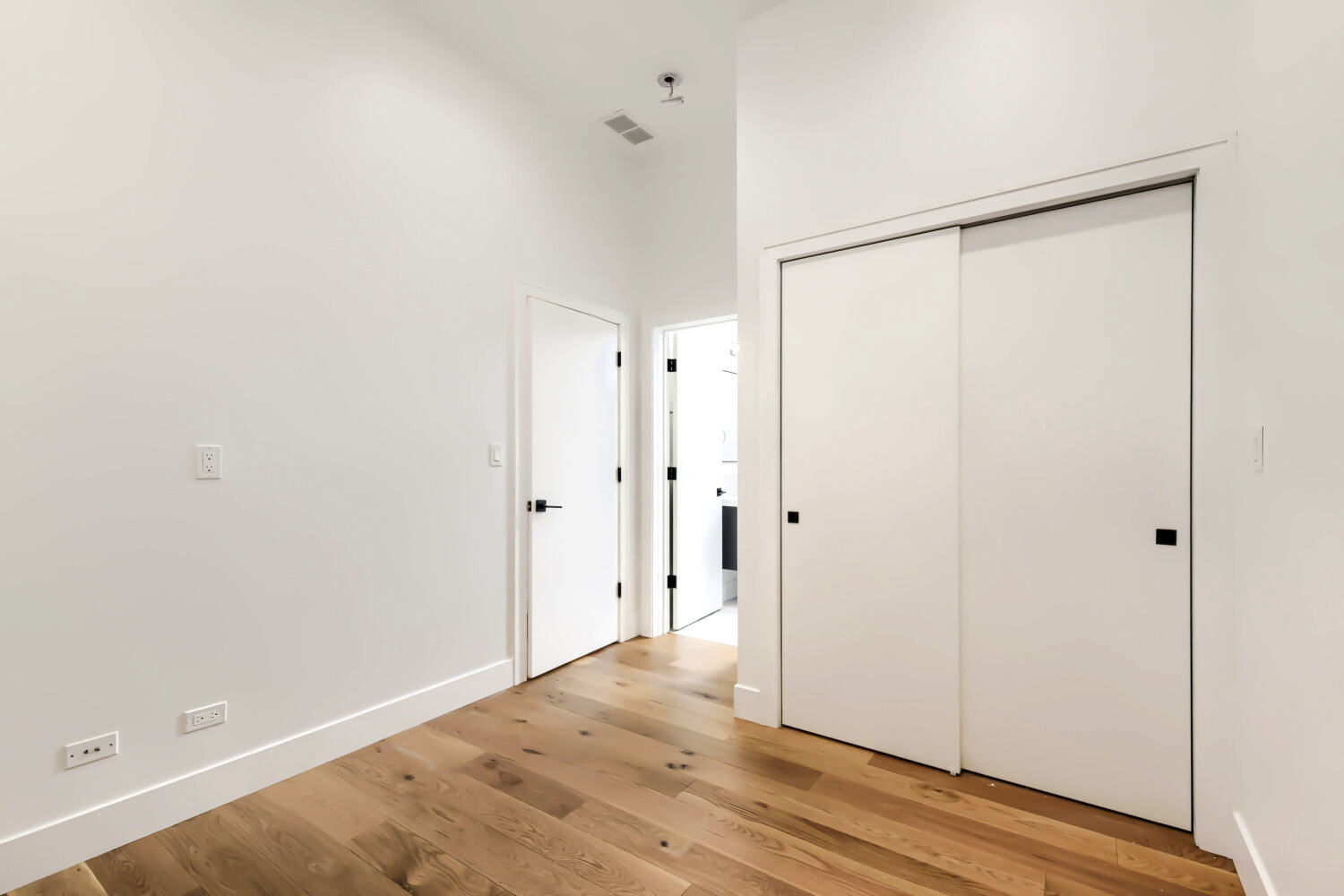 6740 North Sheridan Road, Unit 2N Chicago, IL 60626 - Photo 13 of 22