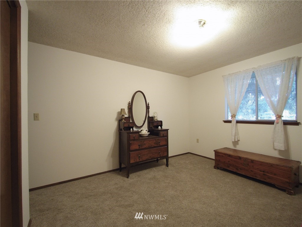 103 Rondale Drive Sequim, WA 98382 - Photo 21 of 35 a living room with furniture