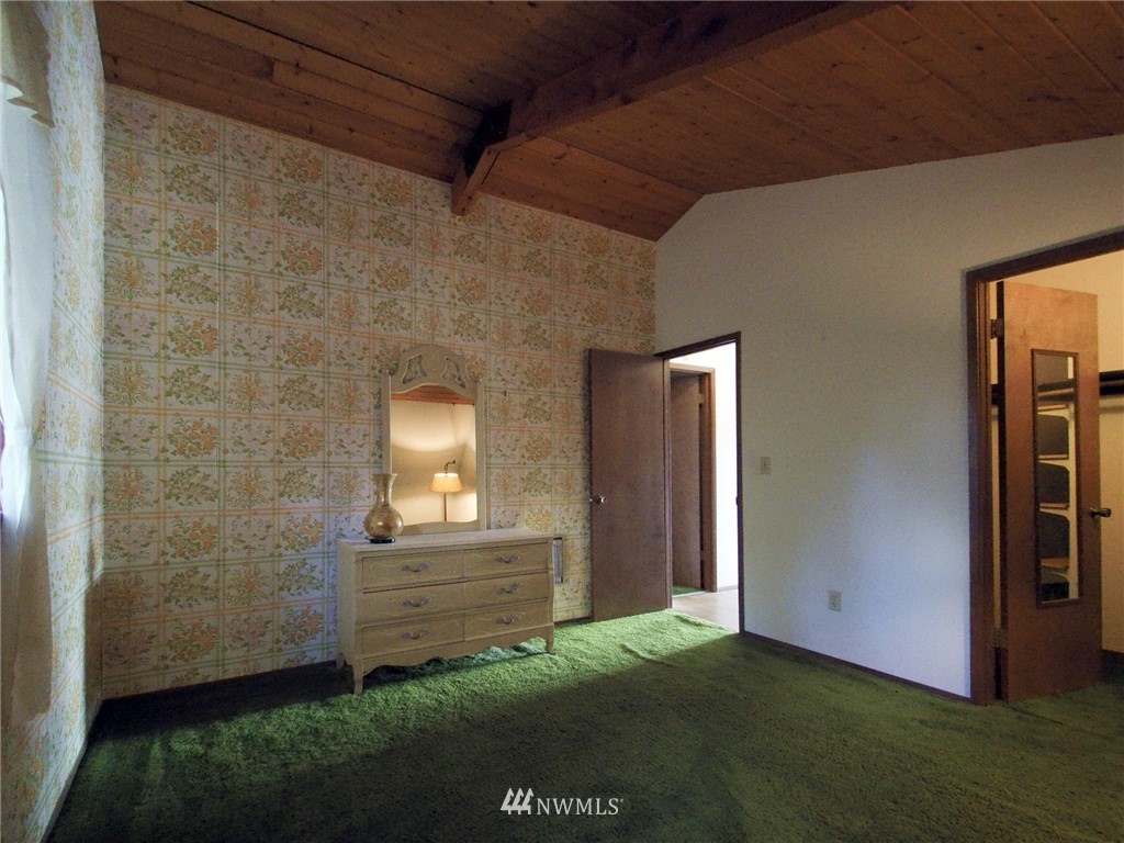 103 Rondale Drive Sequim, WA 98382 - Photo 29 of 35 a view of an empty room and window