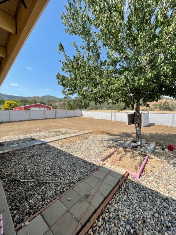18451 Arosa Road Tehachapi, CA 93561 - Photo 43 of 56 Gallery Image 43