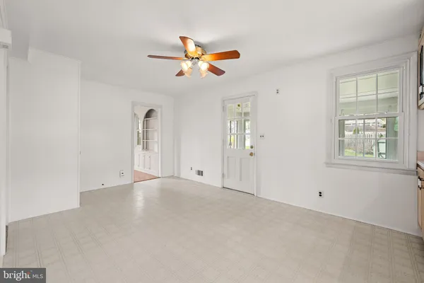 a view of an empty room with window