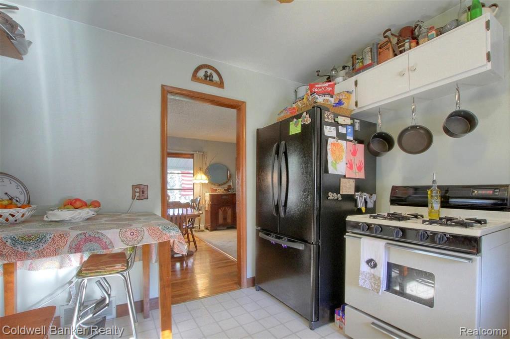 13646 Hoeft Road Belleville, MI 48111 - Photo 12 of 34