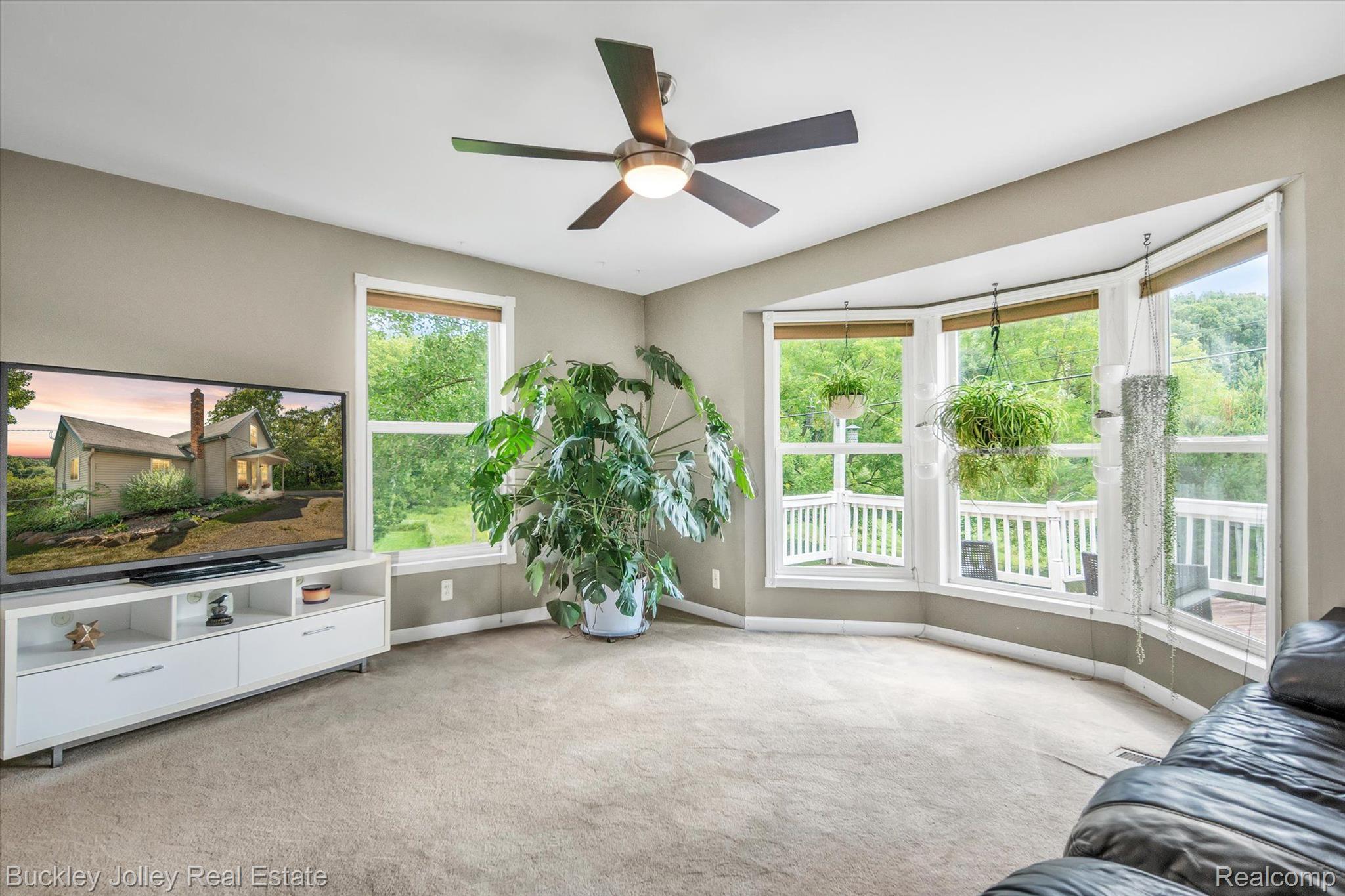 6616 Challis Road Brighton, MI 48116 - Photo 18 of 29 Floor to Ceiling Bay Windows