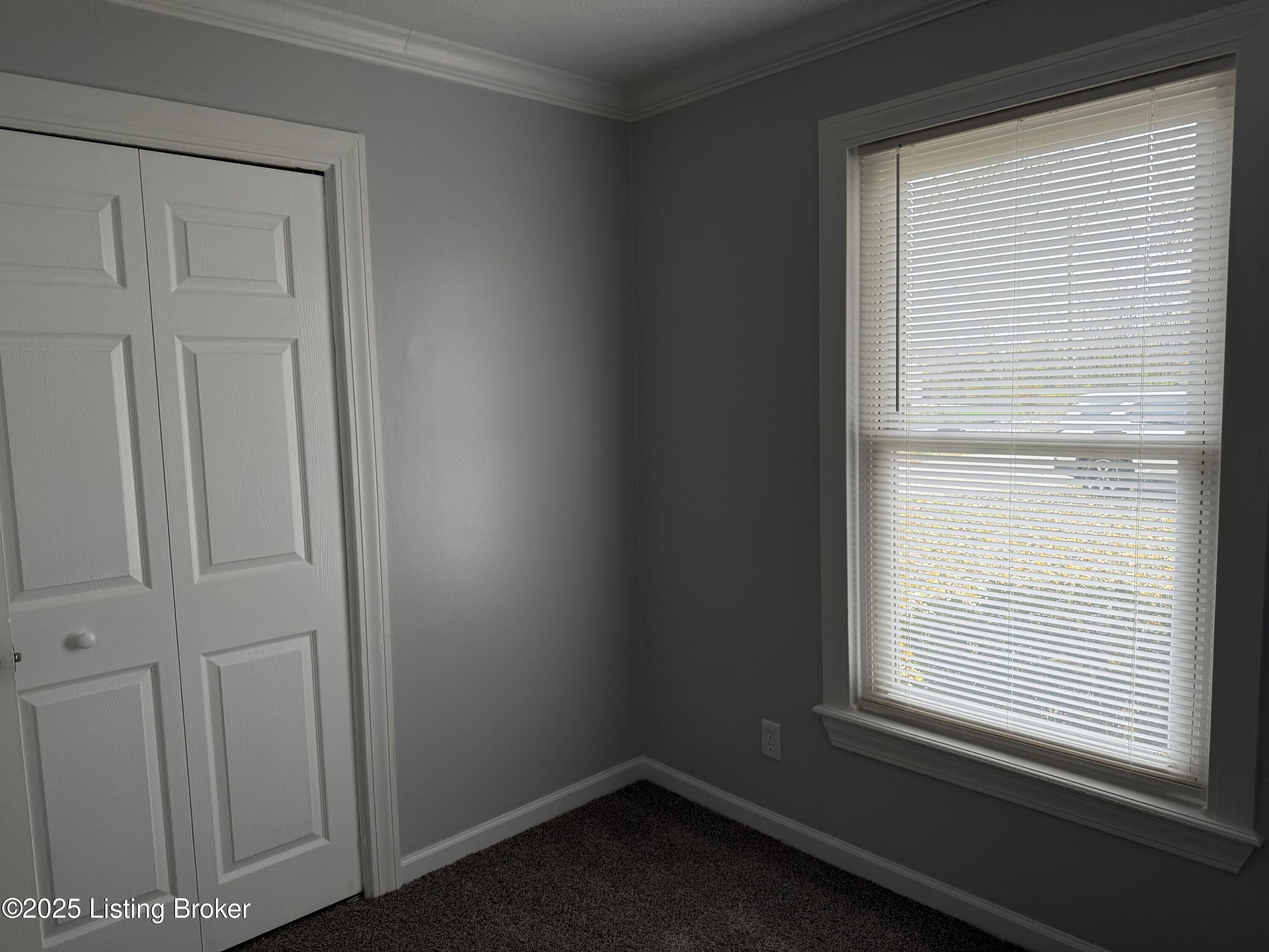 160 Dewberry Road Louisville, KY 40229 - Photo 27 of 43 IMG_0696_202511101051024