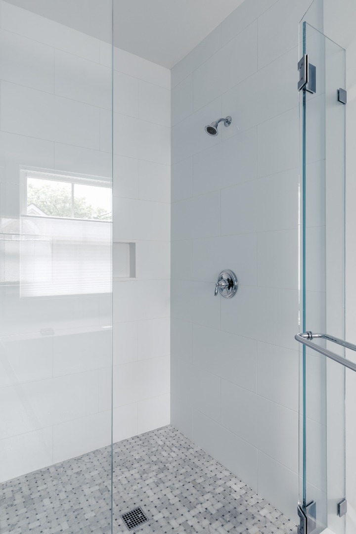 86 Cliff Road Nantucket, MA 02554 - Photo 9 of 29 a bathroom with a shower