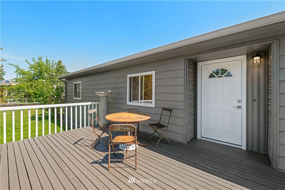 1109 Lake View Circle Bothell, WA 98021 - Photo 22 of 24