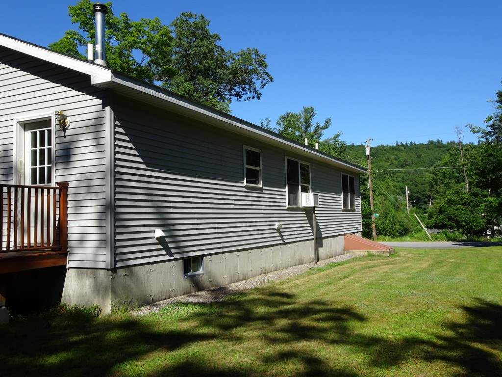 1157 Roxbury Road Keene, NH 03431 - Photo 3 of 22