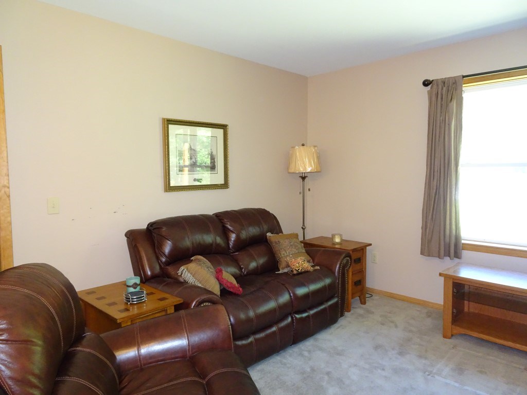 1157 Roxbury Road Keene, NH 03431 - Photo 7 of 22