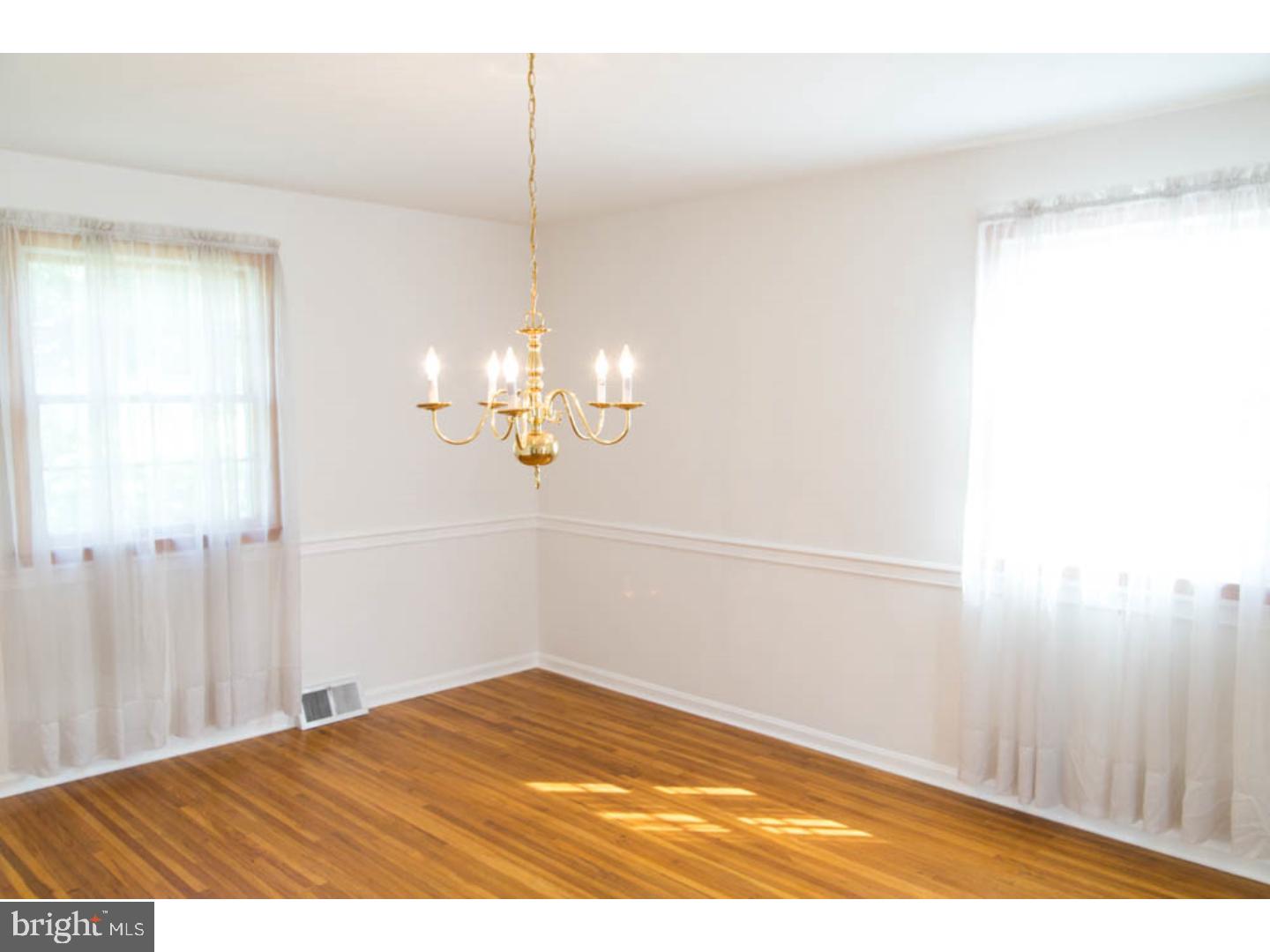 370 Hemlock Lane Springfield, PA 19064 - Photo 4 of 25 Dining Room