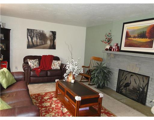1288 Varner Road Whitehall, PA 15227 - Photo 4 of 18 Living Room.