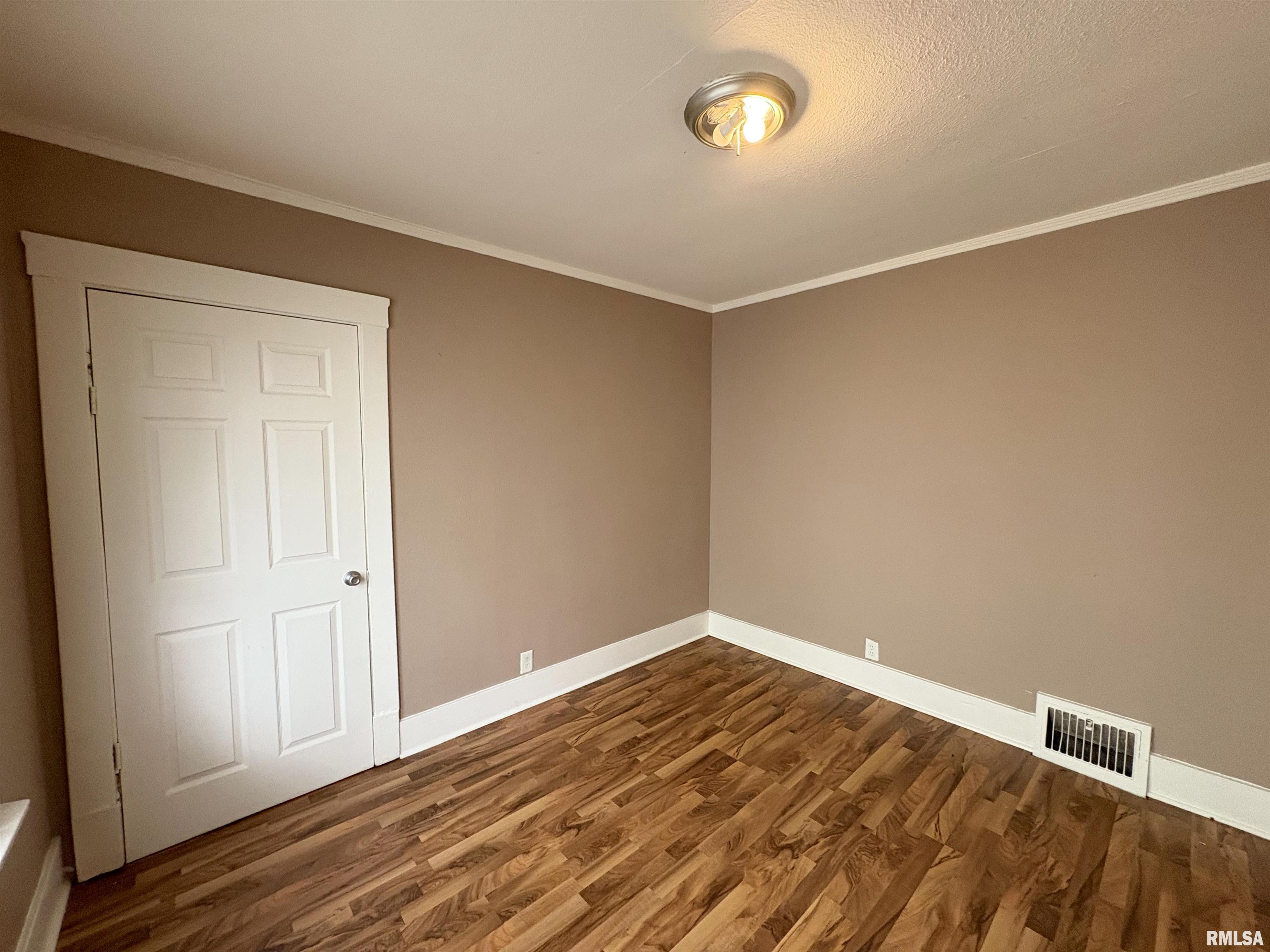 1815 North Sheridan Road Peoria, IL 61604 - Photo 17 of 35