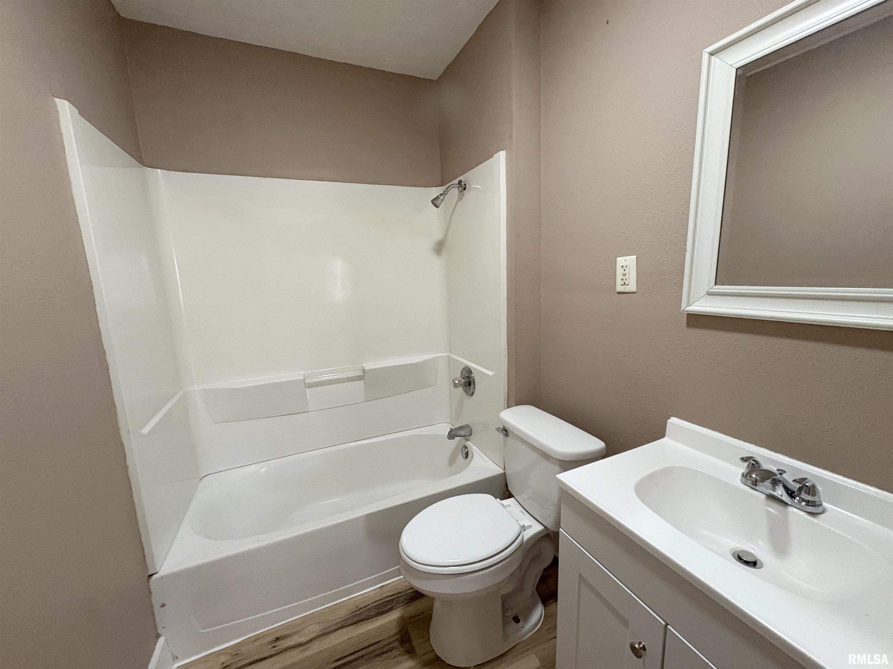 1815 North Sheridan Road Peoria, IL 61604 - Photo 20 of 35