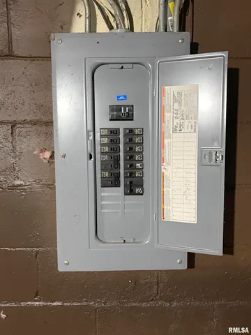 $79,900 | 1815 North Sheridan Road, Peoria, IL 61604