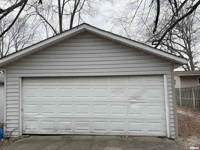 $79,900 | 1815 North Sheridan Road, Peoria, IL 61604