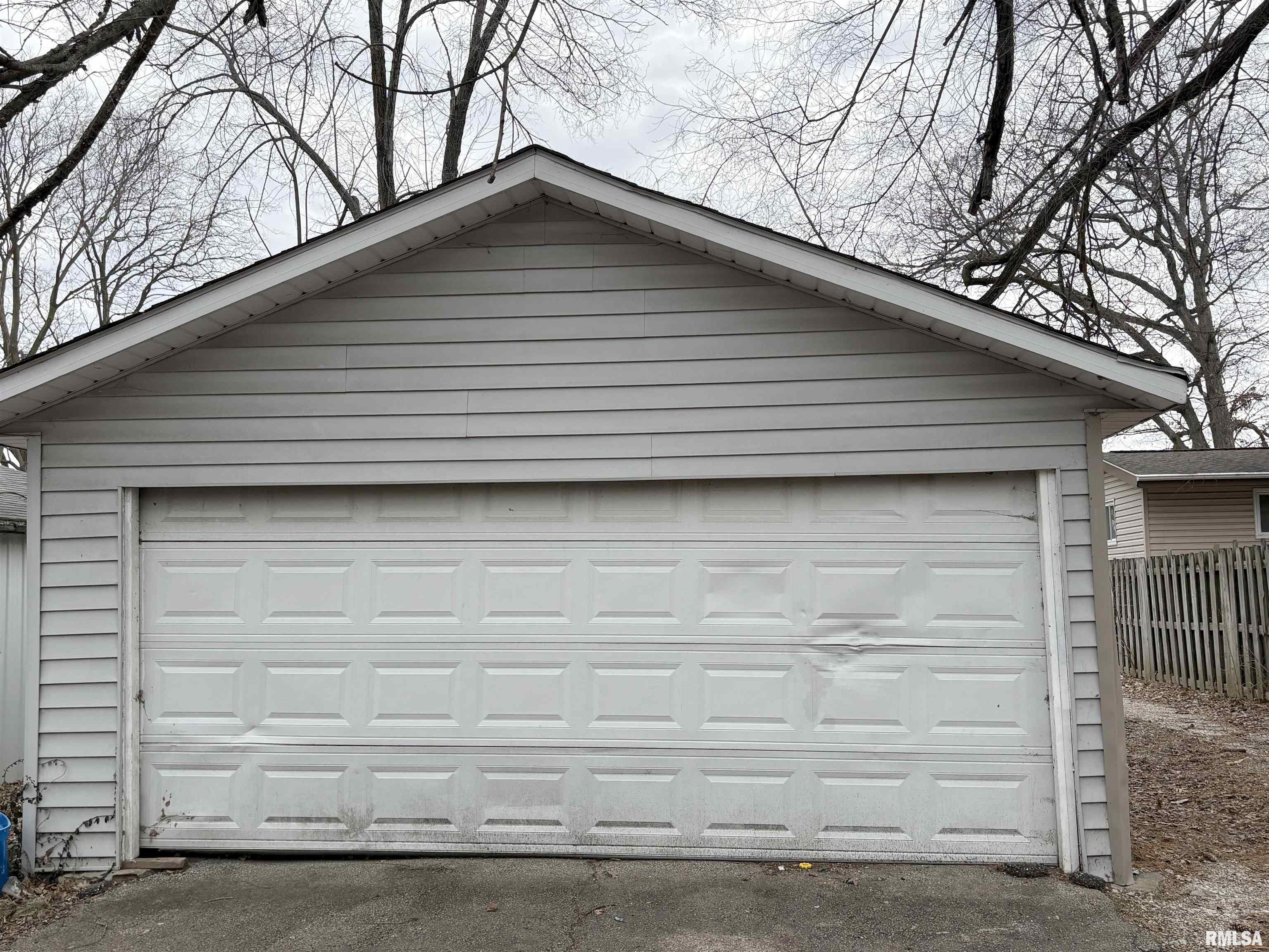 1815 North Sheridan Road Peoria, IL 61604 - Photo 31 of 35