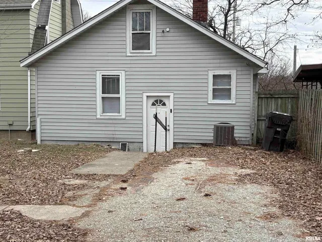 $79,900 | 1815 North Sheridan Road, Peoria, IL 61604