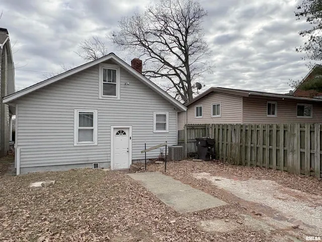$79,900 | 1815 North Sheridan Road, Peoria, IL 61604