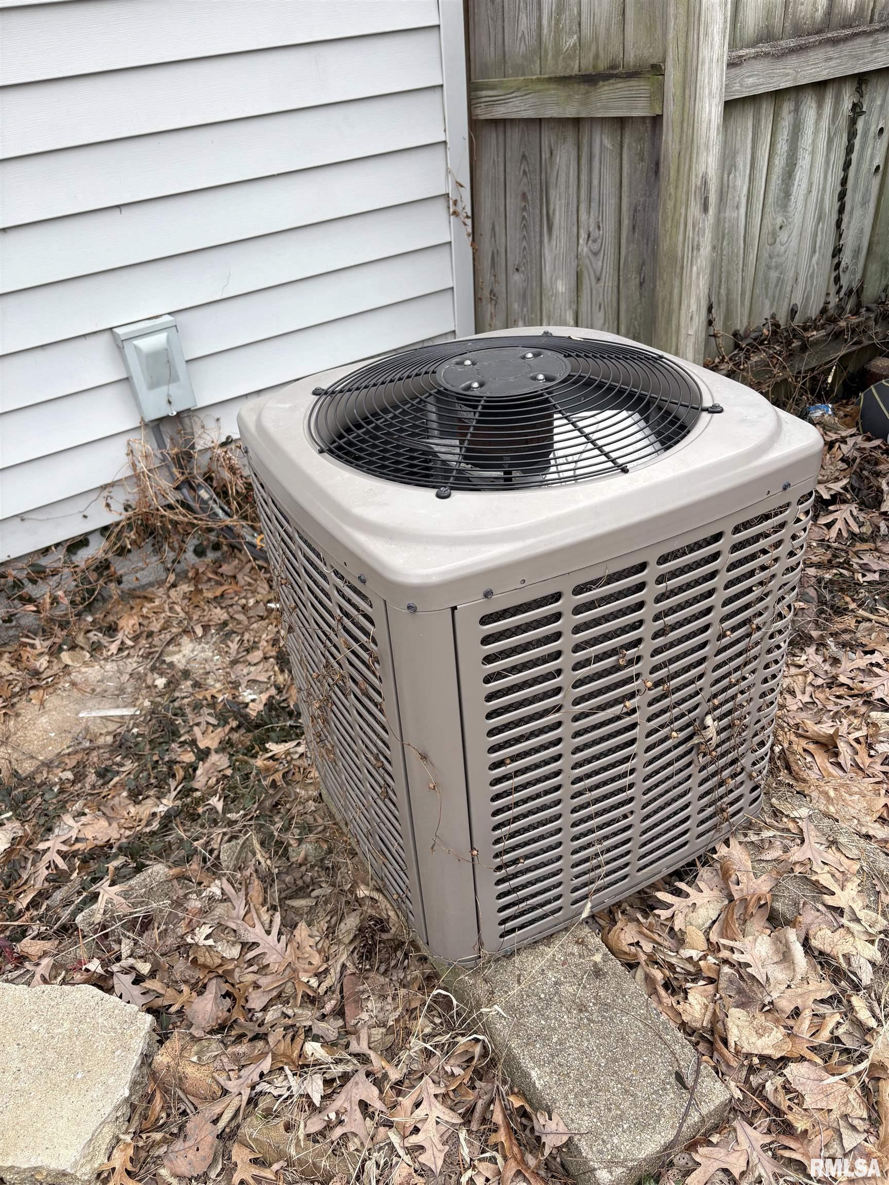 1815 North Sheridan Road Peoria, IL 61604 - Photo 35 of 35