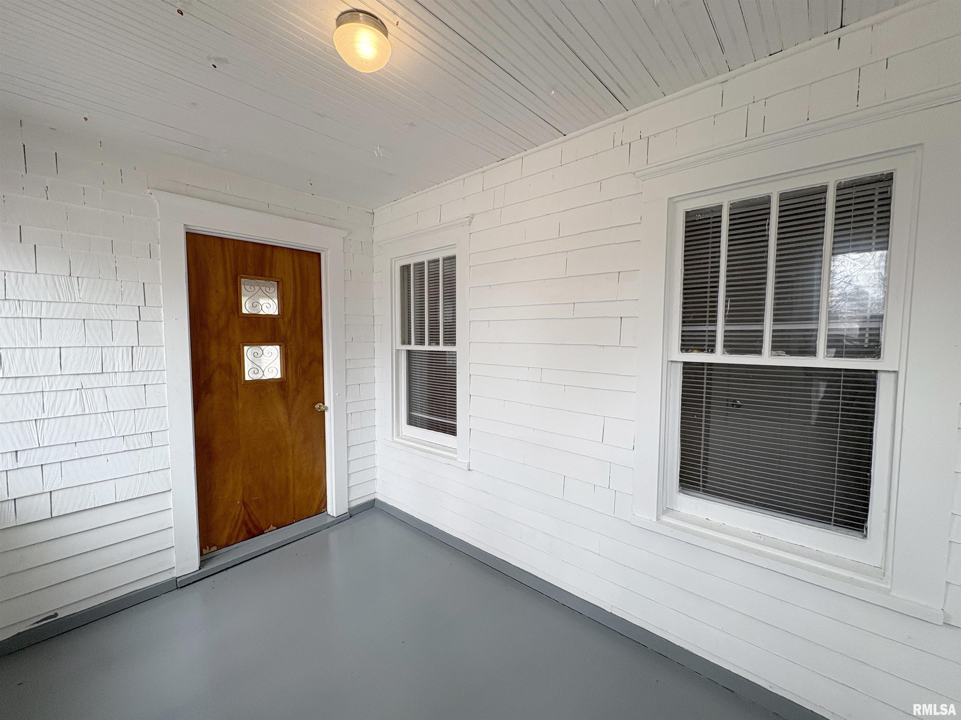 1815 North Sheridan Road Peoria, IL 61604 - Photo 4 of 35