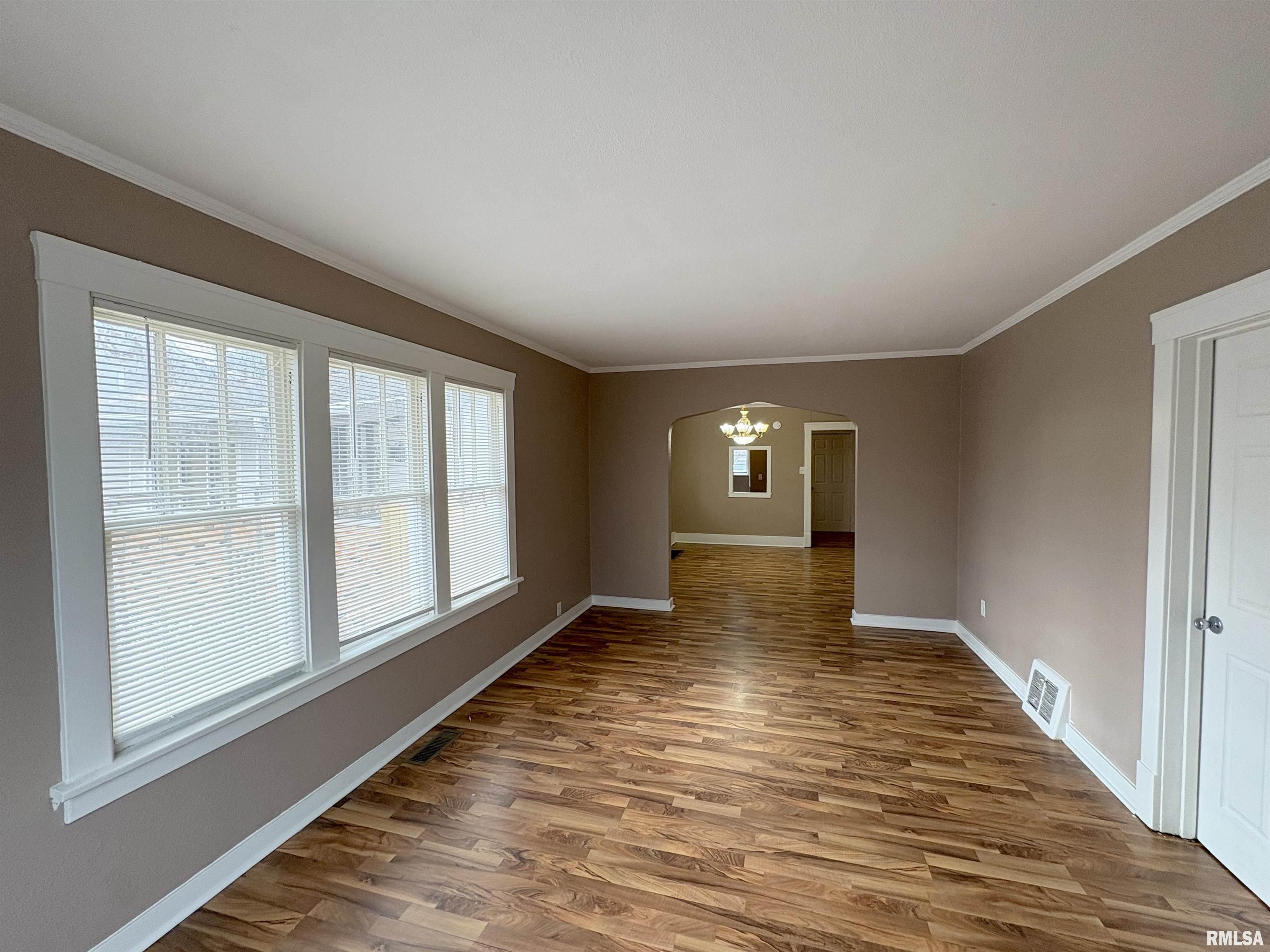 1815 North Sheridan Road Peoria, IL 61604 - Photo 5 of 35