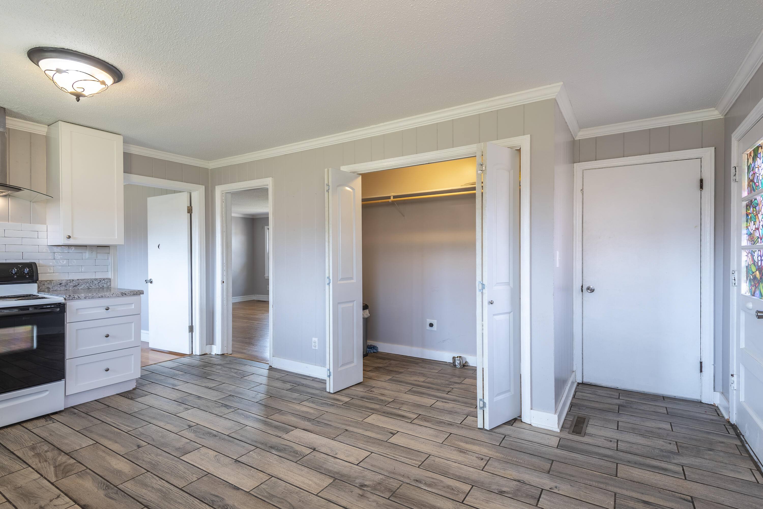 237 Sherwood Road Bristol, VA 24201 - Photo 14 of 22 20
