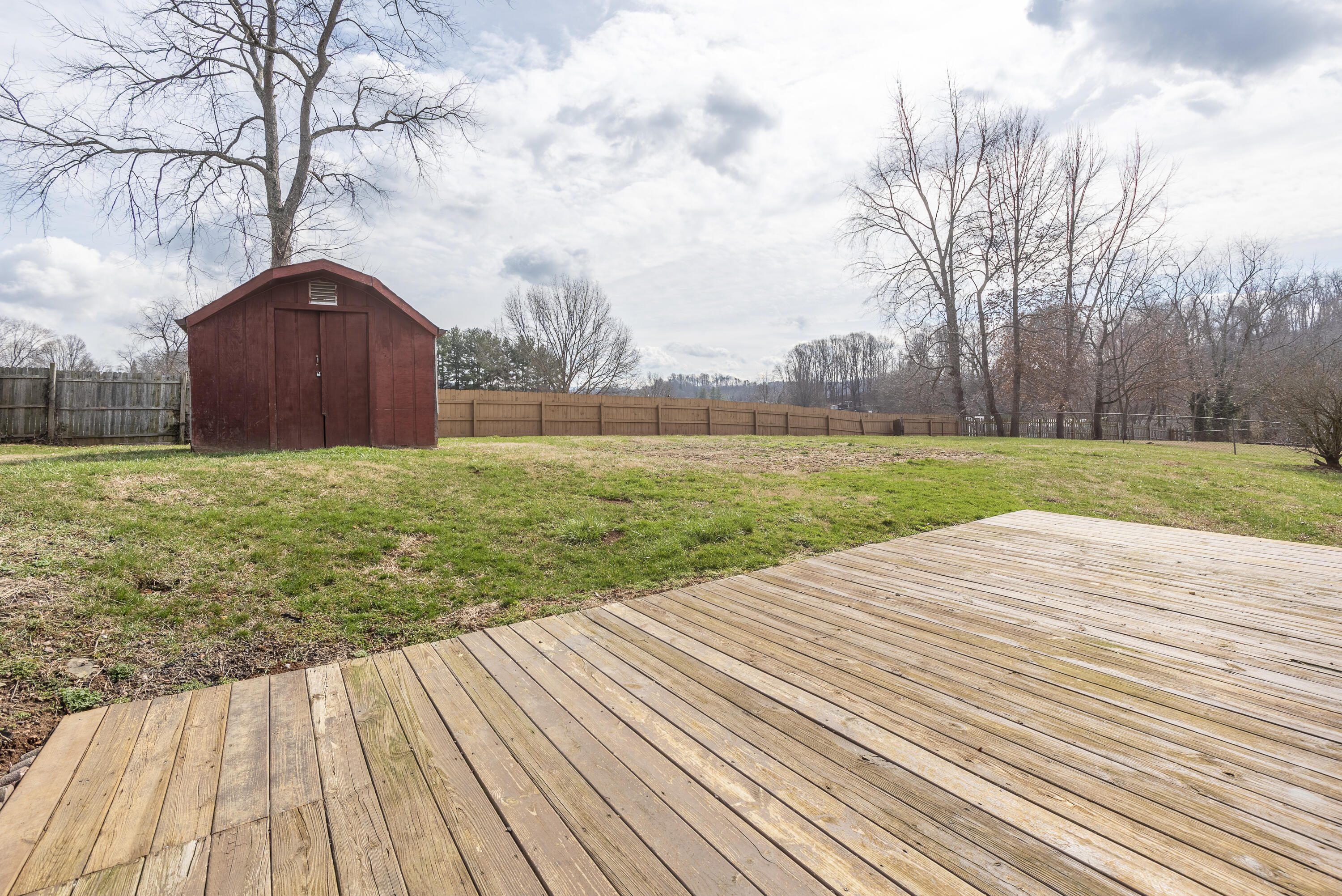 237 Sherwood Road Bristol, VA 24201 - Photo 6 of 22 237-Sherwood-Bristol-VA Matt-Smith-Realt