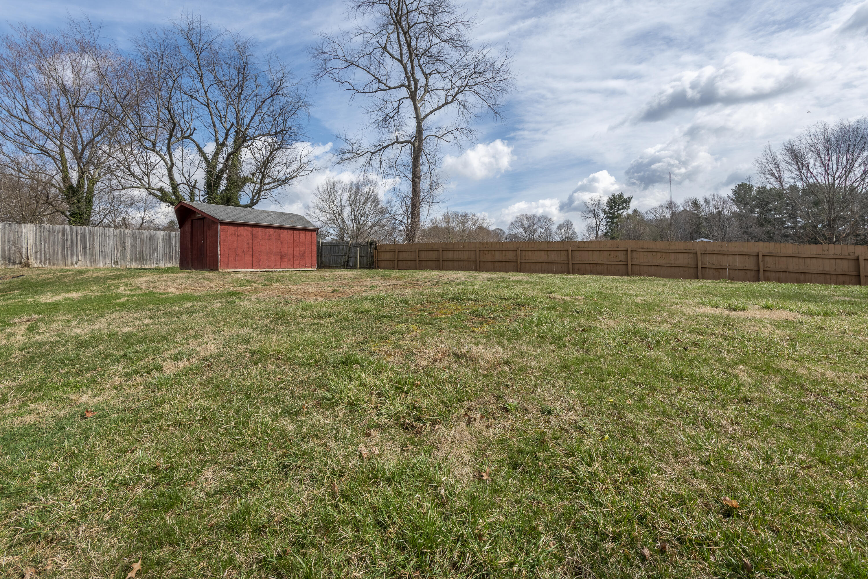 237 Sherwood Road Bristol, VA 24201 - Photo 7 of 22 1