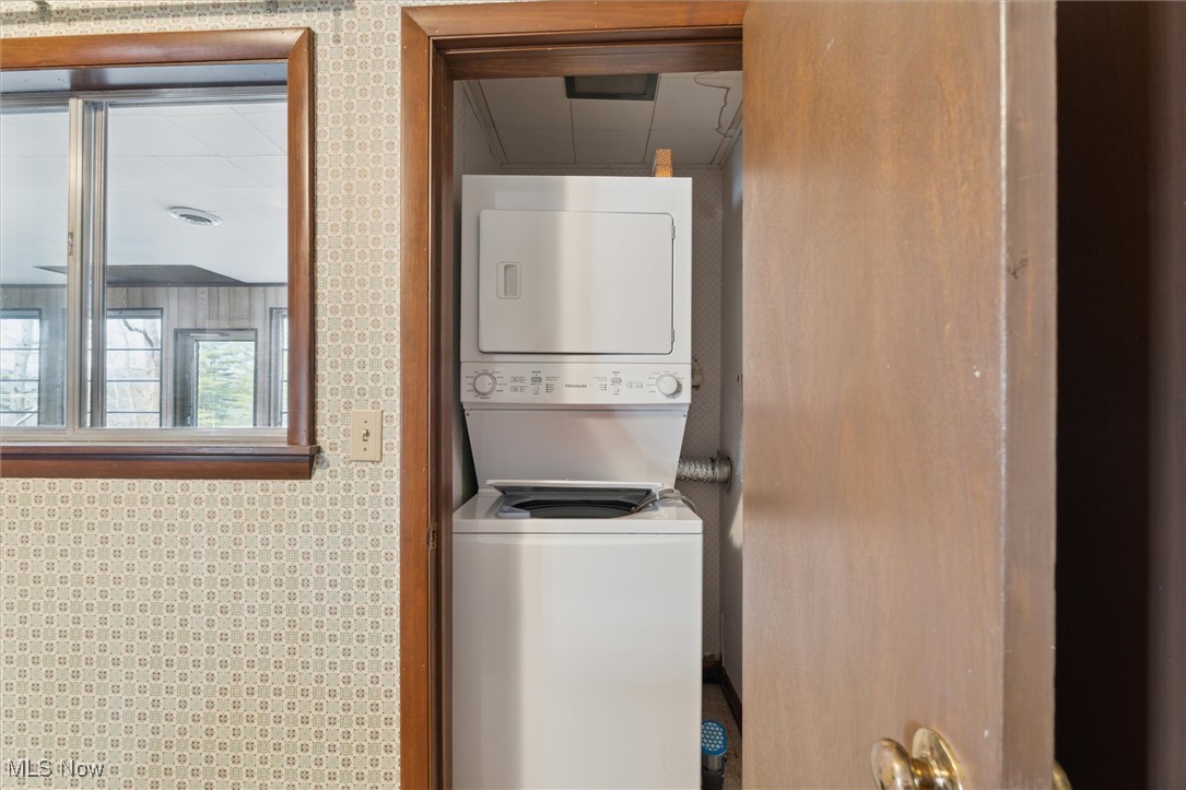 86413 North Bay Road Scio, OH 43988 - Photo 38 of 45 Clothes washing area with stacked washing maching and dryer