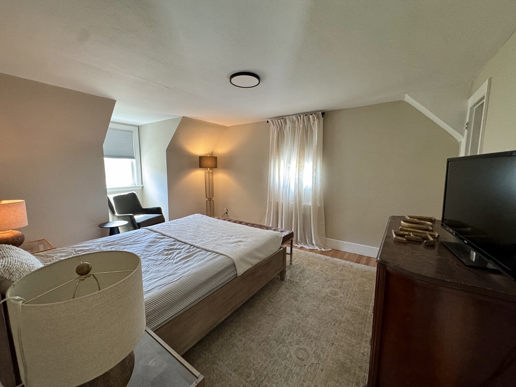 26 Grandview Street Springfield, MA 01118 - Photo 9 of 10