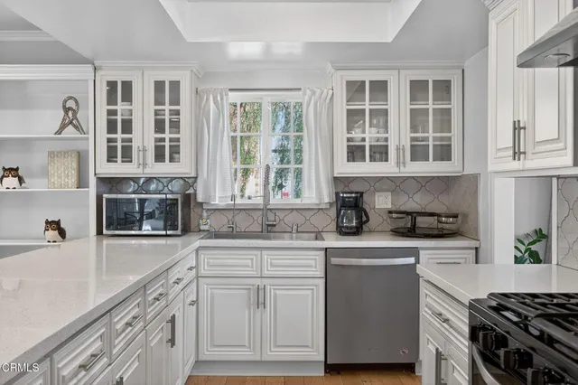 $1,275,000 | 1675 Calle Artigas, Thousand Oaks, CA 91360