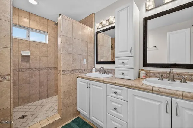 $1,275,000 | 1675 Calle Artigas, Thousand Oaks, CA 91360