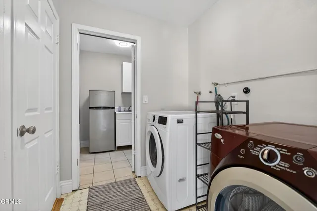 $1,275,000 | 1675 Calle Artigas, Thousand Oaks, CA 91360