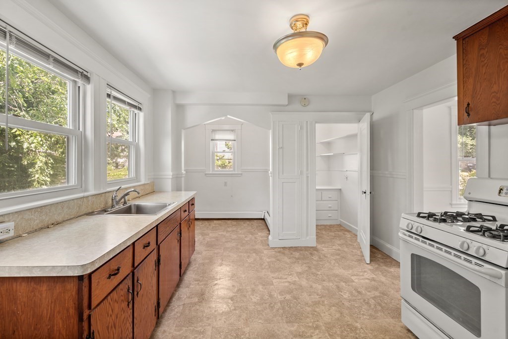 12 Herbertson Road Boston, MA 02130 - Photo 11 of 26 Gallery Image 11