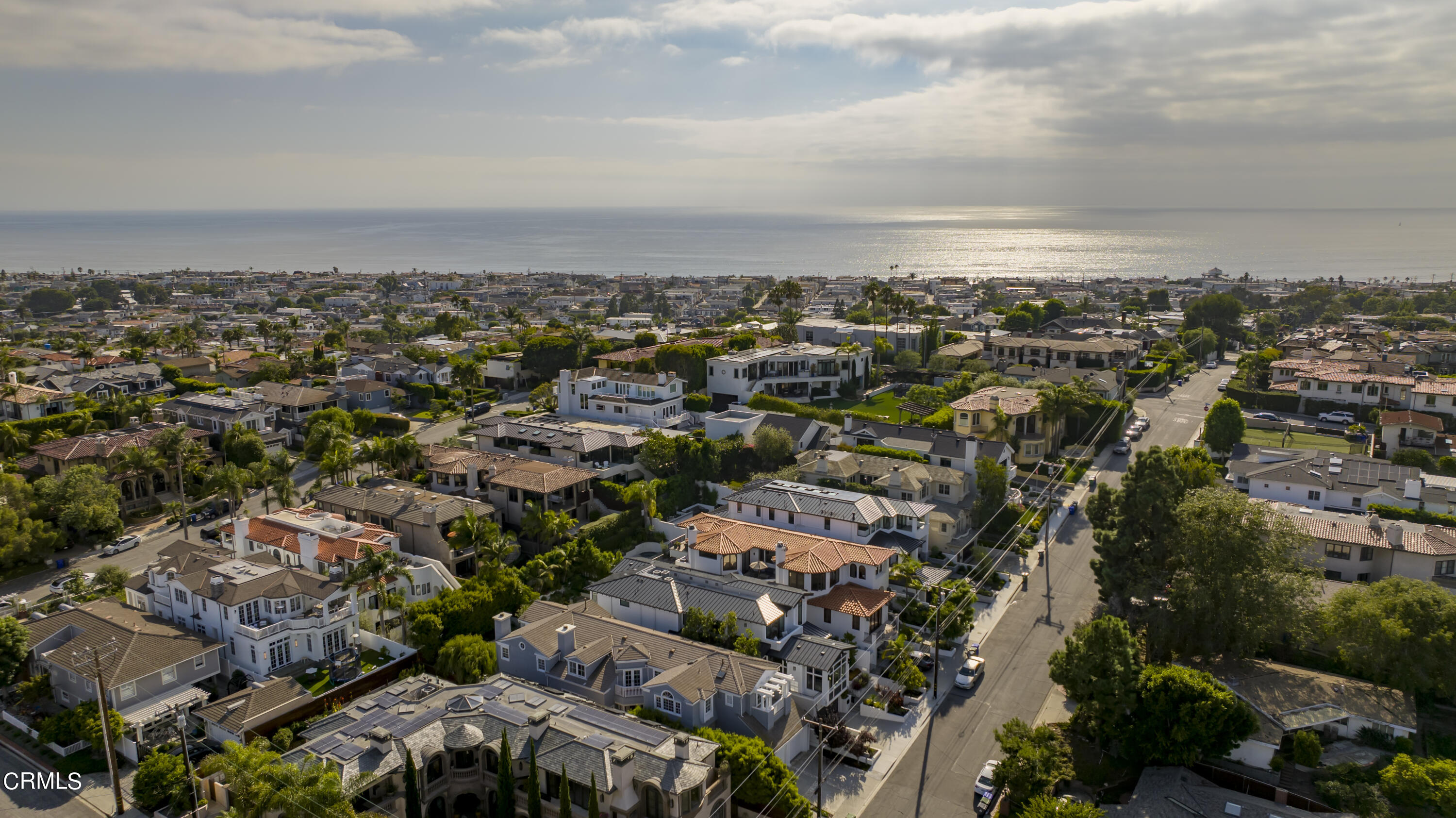 868 9th Street Manhattan Beach, CA 90266 - Photo 45 of 46 an aerial view of multiple house